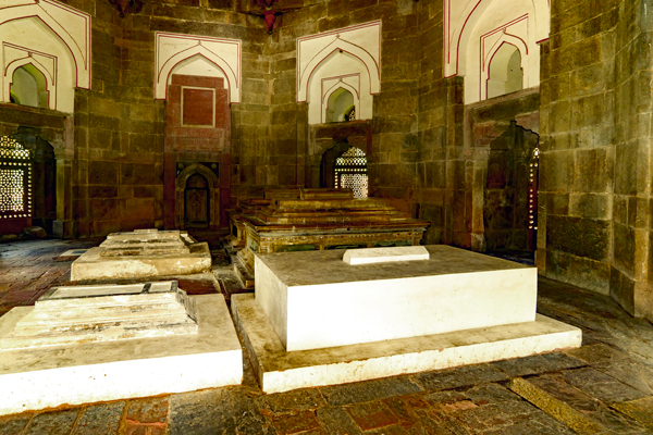 03-Inside-the-Tomb